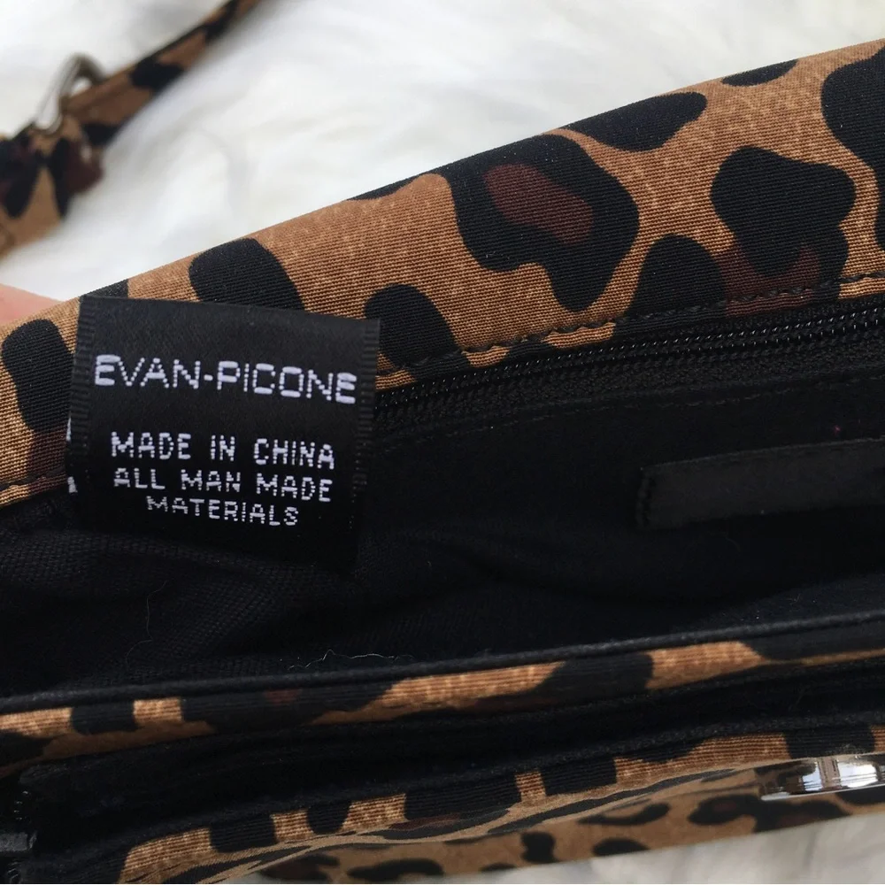 🛑 SOLD Evan Picone Crossbody Flap Handbag Purse Cheetah Animal Print Adjustable - Picture 9 of 13